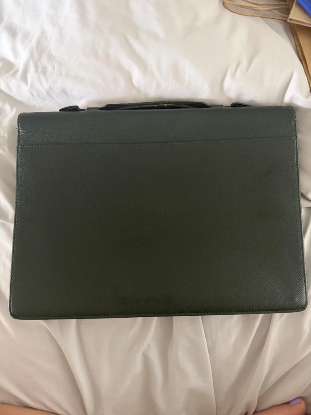 Louis Vuitton - Picture 4 of 8